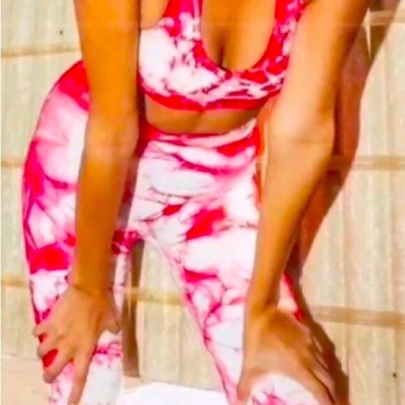 NUX V-Fitness Transcend Tie Dye White & PinkV Cut Capri Leggings Size Small - Picture 1 of 11